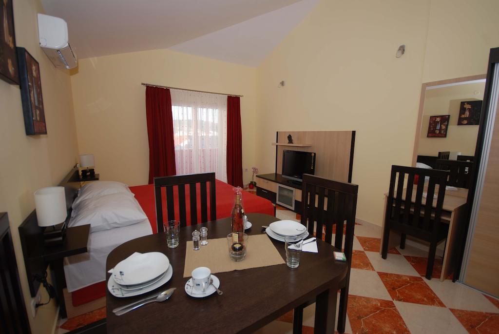 Apartments Stepic Trogir Phòng bức ảnh